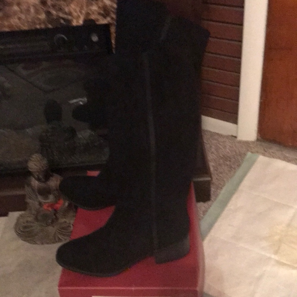 Black boots